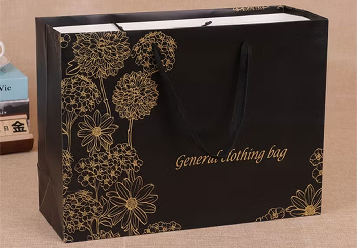 phủ uv định hình trên tui giấy mỹ phẩm